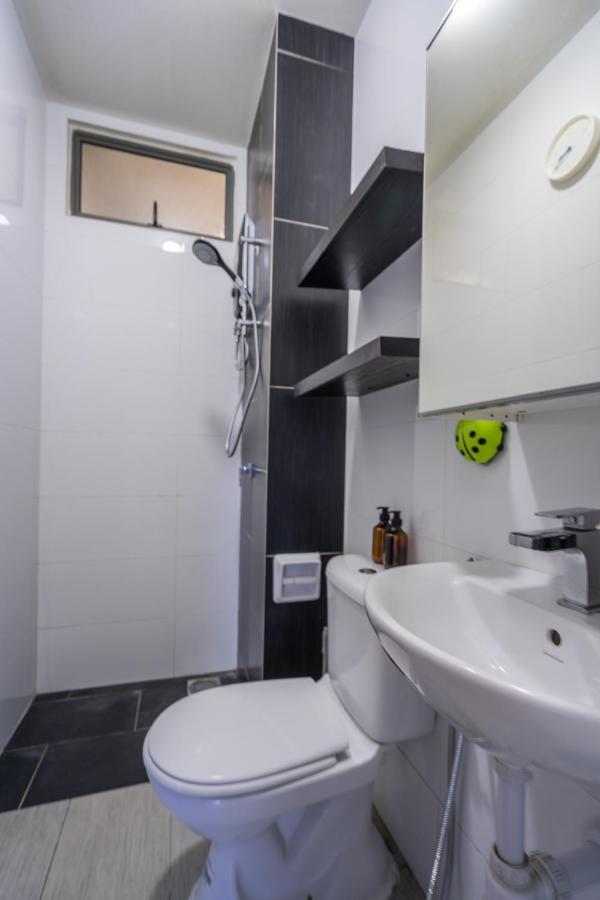 Peaceful 3-Bedroom With Pool 5 Pax - Wangsa Maju 쿠알라룸푸르 외부 사진